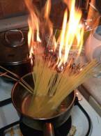 Unii ar trebui să stea departe de bucătărie - poza demo