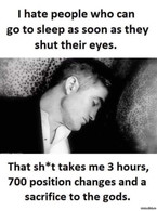 I hate people who can go to sleep as soon as they - poza demo