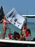 LGBT - Liberty, guns, beer and tits - poza demo