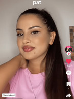 El: Dormeam la alta in pat ca sa aiba mai mult loc - poza demo