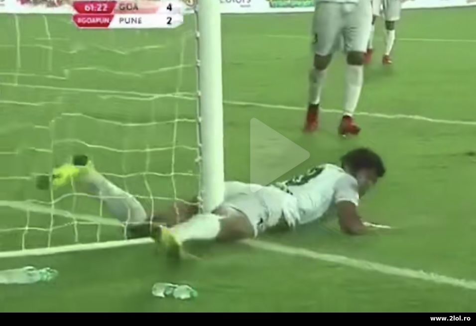 A reusit sa previna golul | poze haioase