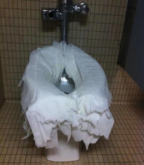 Când foloseşti o toaletă publică poze haioase