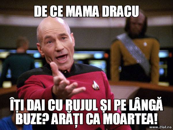 Să creadă lumea că au buze mai mari? poze haioase