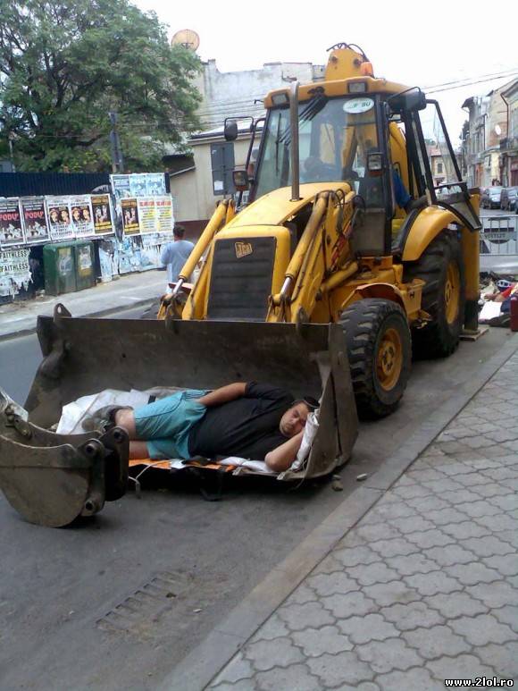 Dovada clară că românul muncește până la epuizare poze haioase