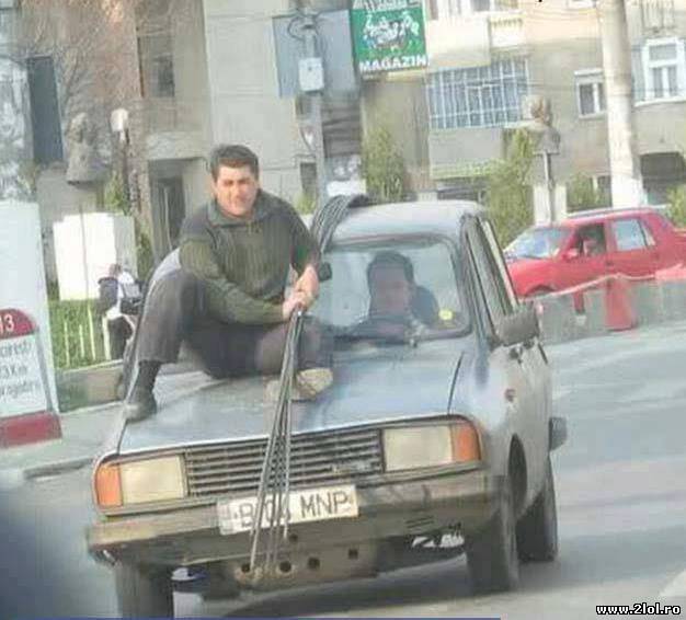 Romanu s-a născut cascador? poze haioase