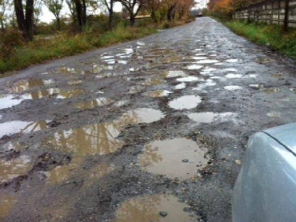 Doar un drum obișnuit, din România... poze haioase