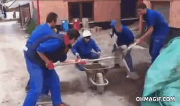 Băieții au câștigat Champions League la construcți poze haioase