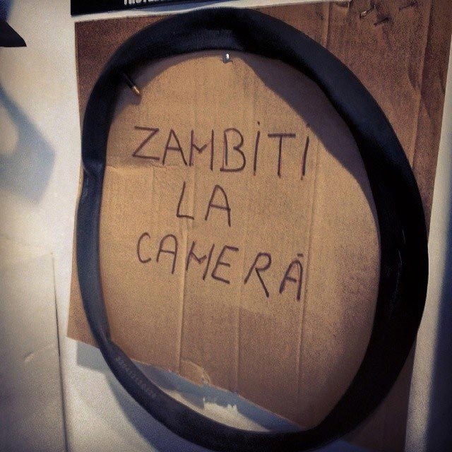 Zâmbiţi la cameră poze haioase