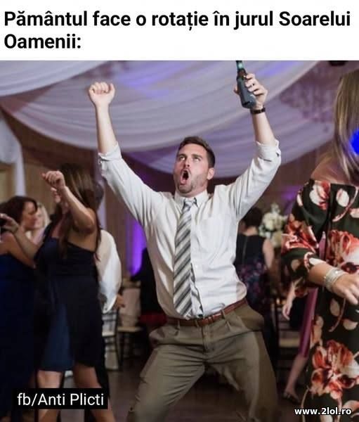 Pamantul si oamenii de Revelion poze haioase