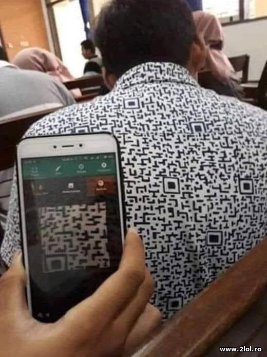 Imbracaminte cu codul QR poze haioase