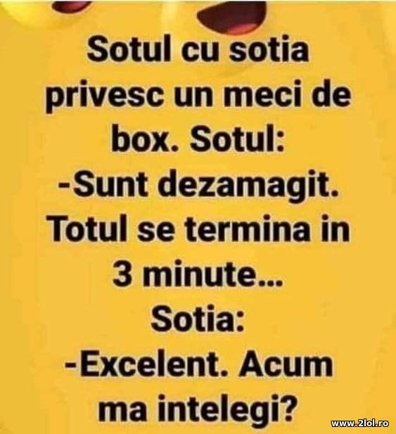 Sotia cu sotul privesc un meci de box poze haioase