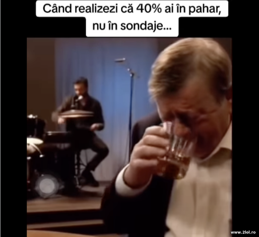 Cand realizezi ca 40% ai in pahar | poze haioase