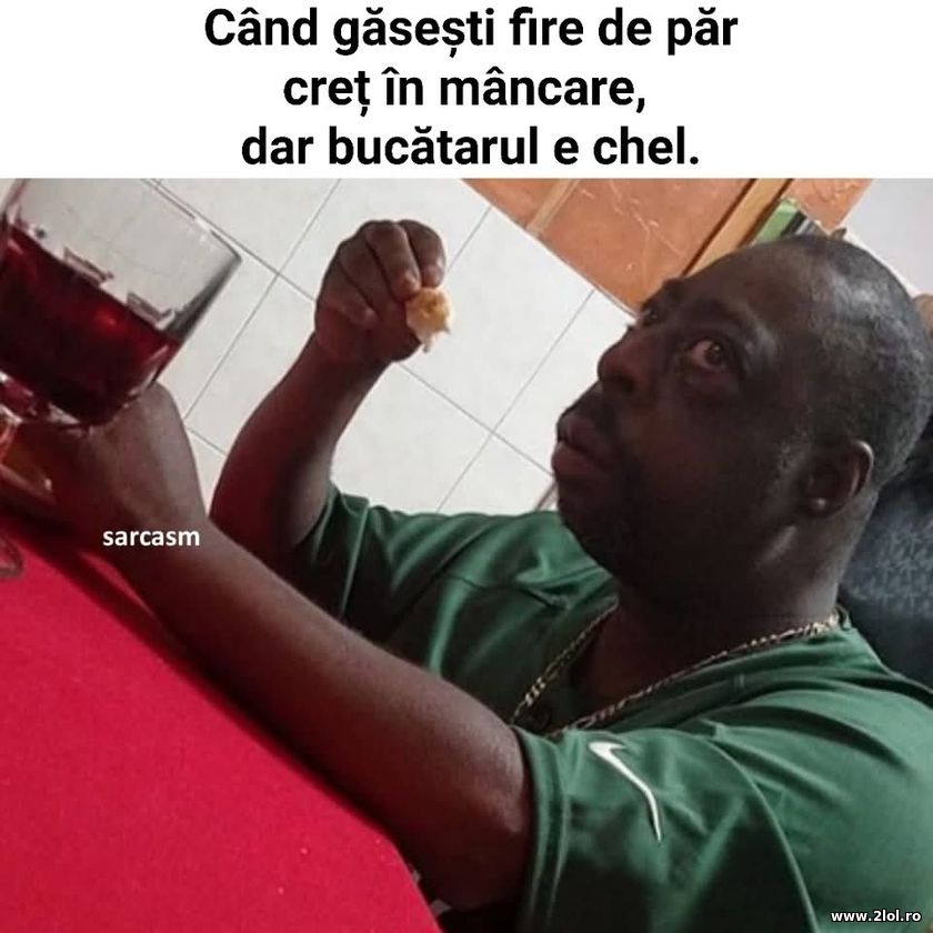Cand gasesti un fir de par cret in mancare | poze haioase