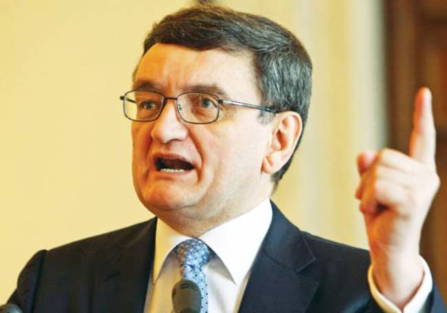 Victor Ciorbea, zis şi avocatul premierului | poze haioase