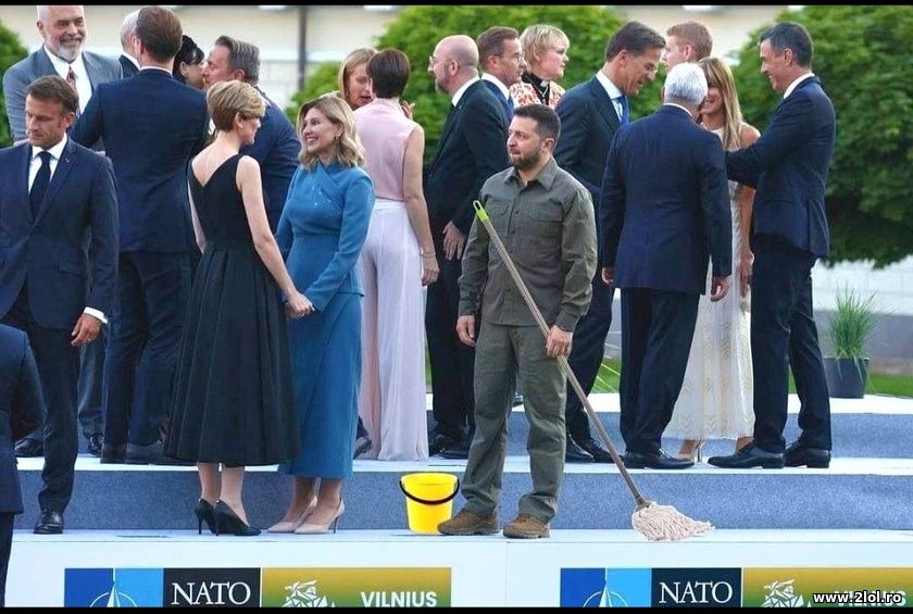 Zelenski at the NATO meeting | poze haioase