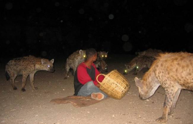 Când scoți o gumă de mestecat în clasă | poze haioase