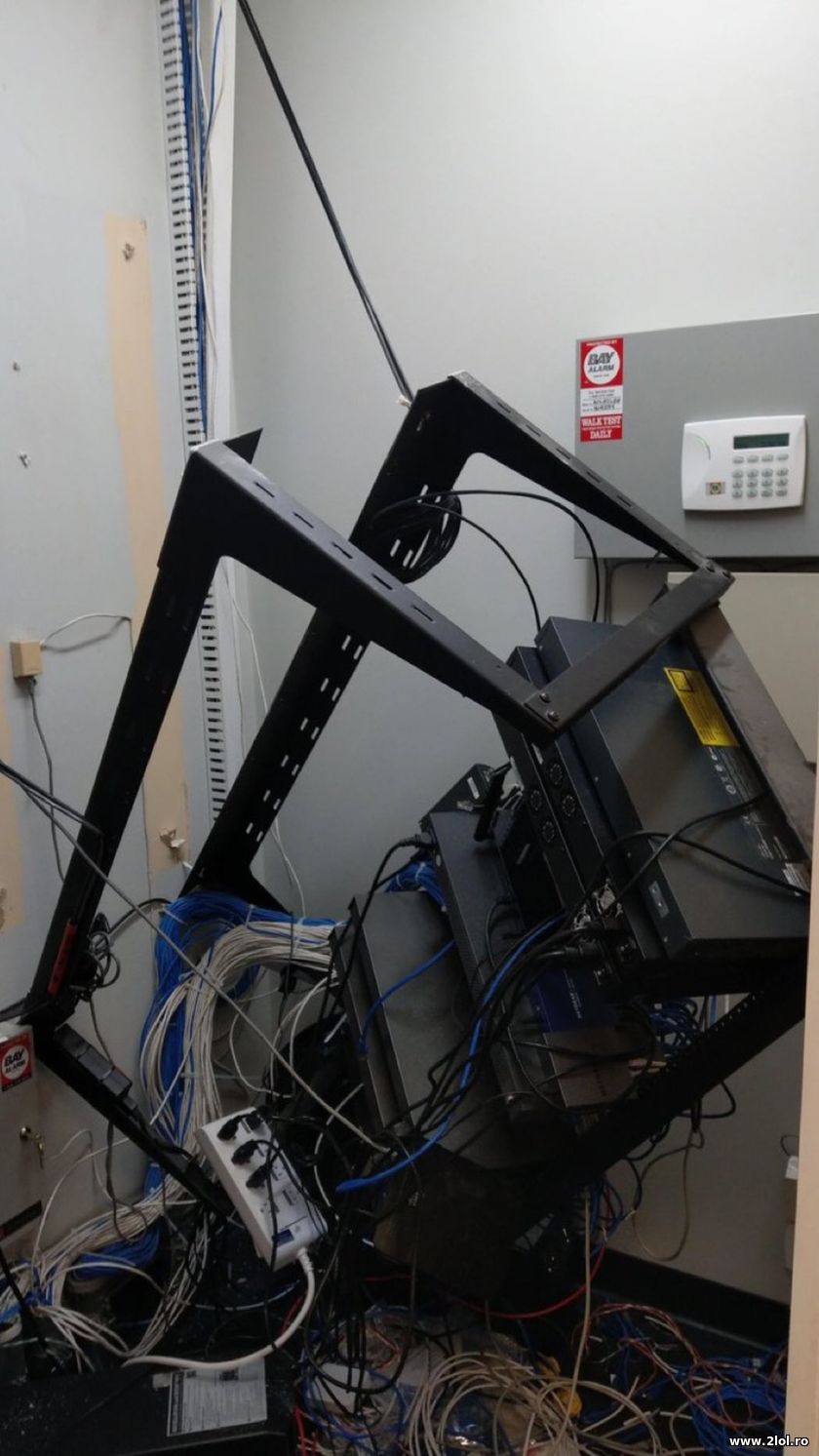 Au picat serverele | poze haioase