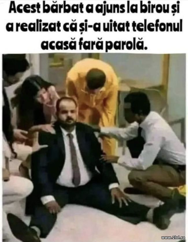 Cand iti uiti telefonul acasa fara parola | poze haioase