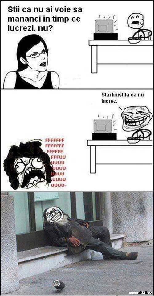 Mâncatul în timpul lucrului | poze haioase