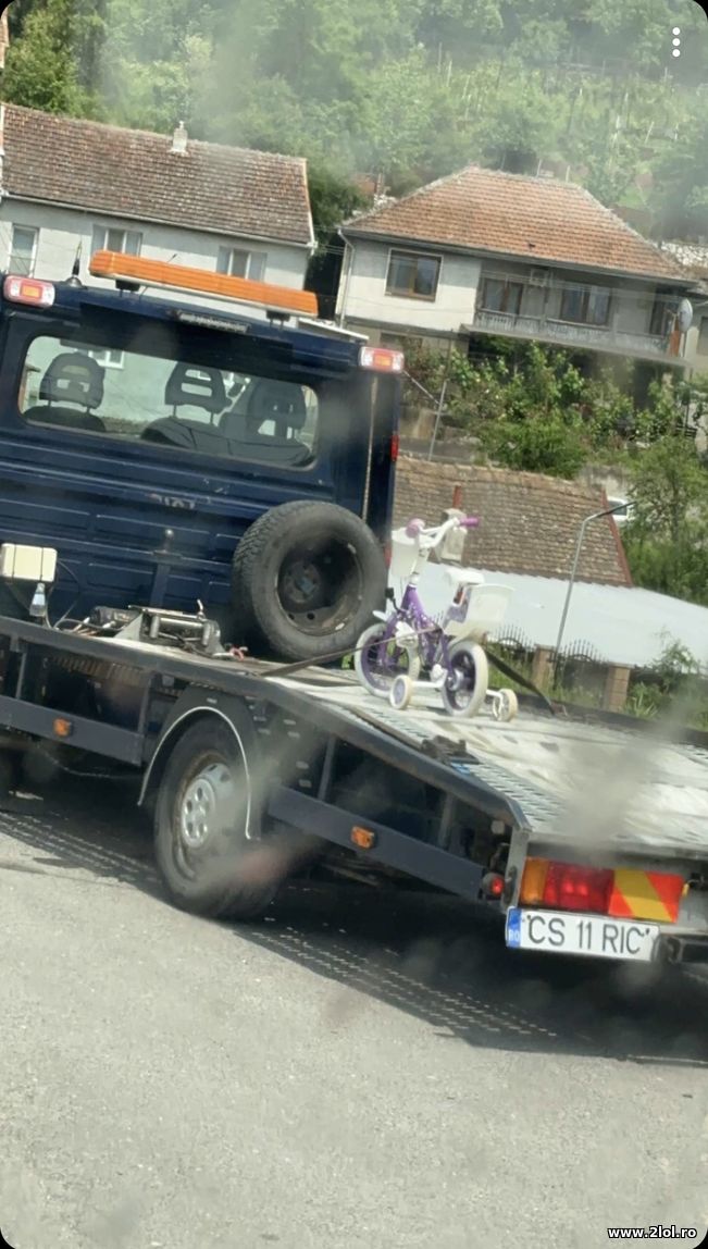 Nu se fac discriminari la tractari | poze haioase