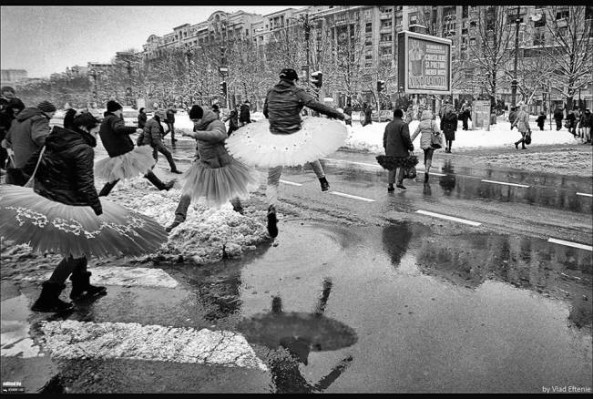 În București, când începe să se topească zăpada | poze haioase