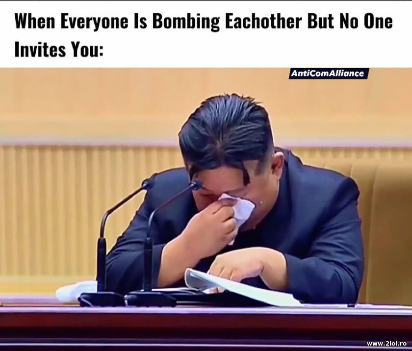 Kim is sad | poze haioase