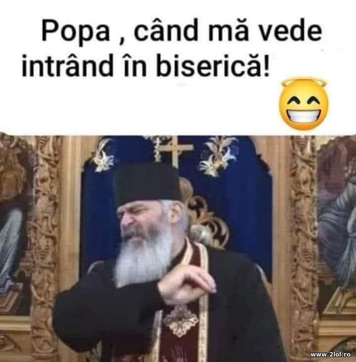 Popa can ma vede intrand in biserica | poze haioase