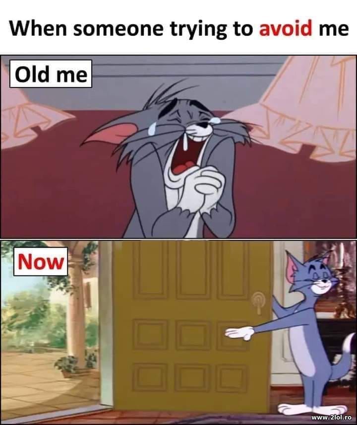 When somebody is trying to avoid me | poze haioase