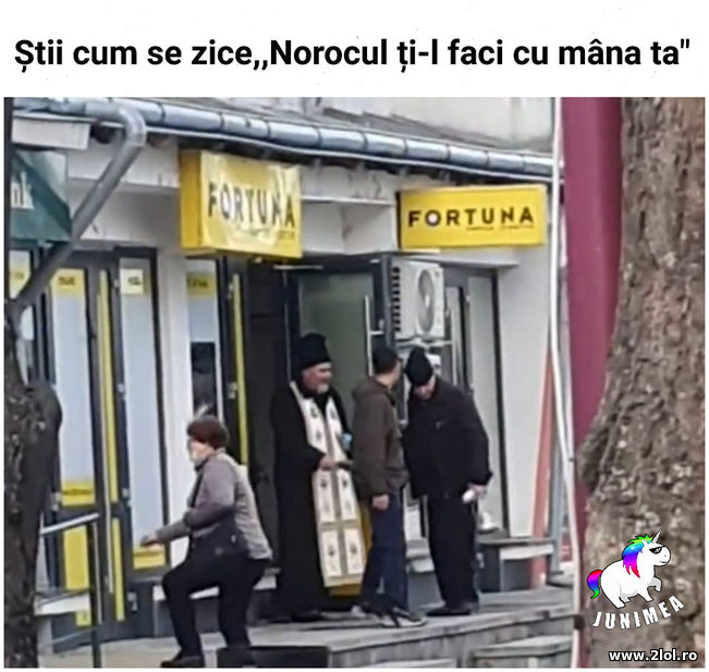 Norocul ti-l faci cu mana ta | poze haioase