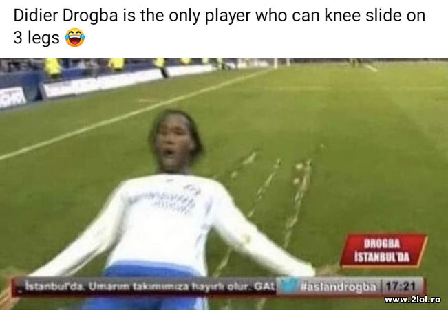 Knee slide on 3 legs | poze haioase