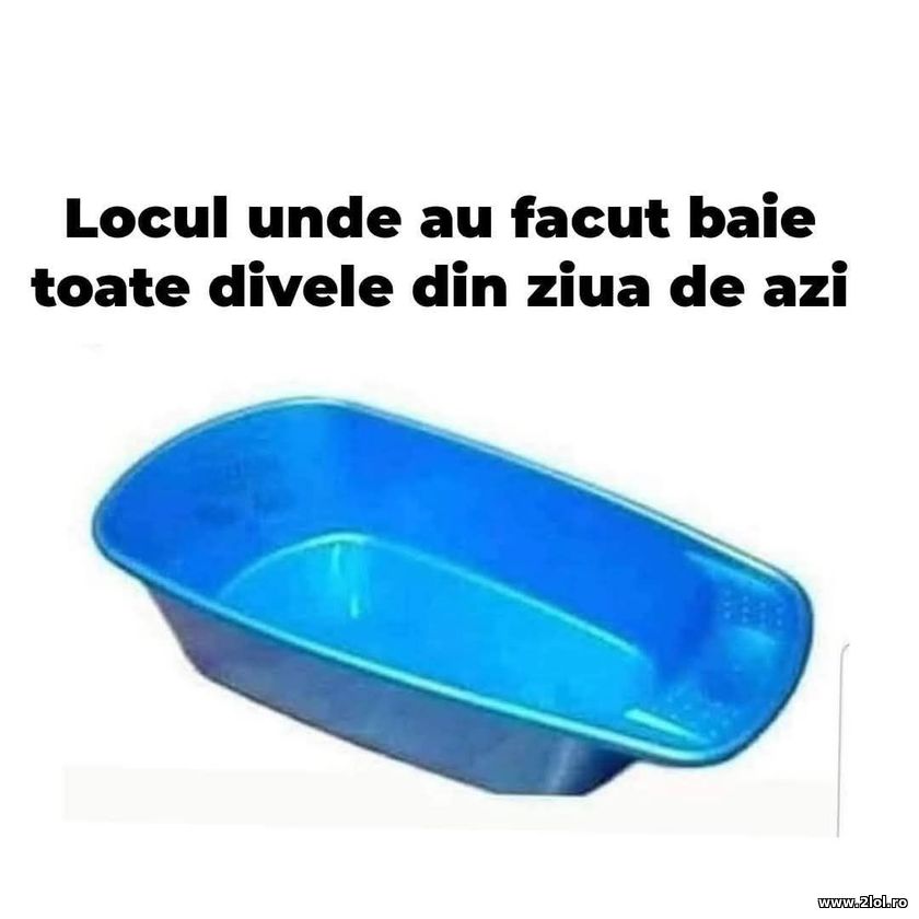 Locul in care au facut baie toate divele | poze haioase